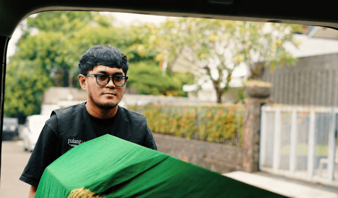 Asisten kepulangan membantu langsung